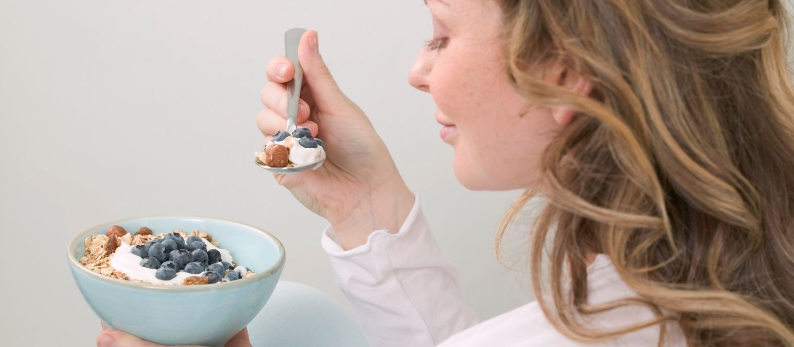 Anti-Inflammatory Foods for Women — What Actually Has Evidence