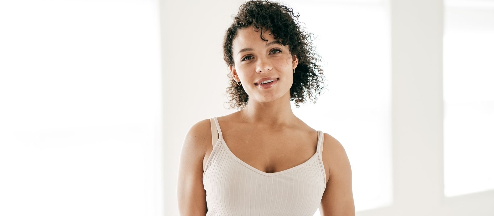 hormone balancing foods vegetables healthy plate woman