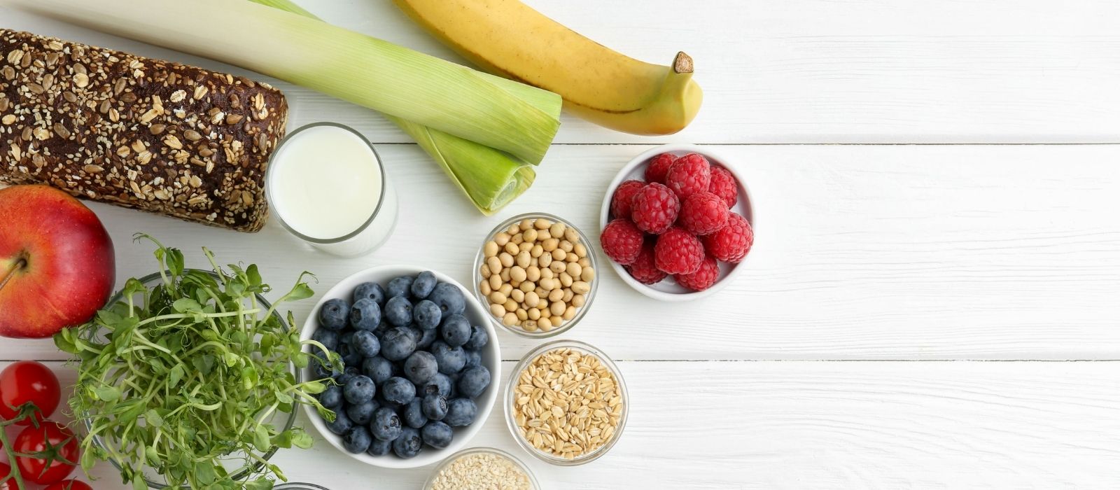 Probiotics vs Prebiotics — What's the Difference and Which One Do You Need
